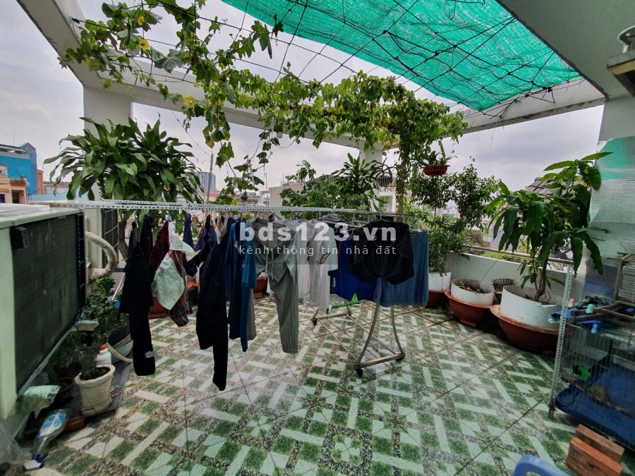 Nhỉnh 5tỷ có Nhà HXH 4.5x9x5Tầng cực đẹp, ở ngay Lạc Long Quân, p.9, Tân Bình. Bán gấp.
