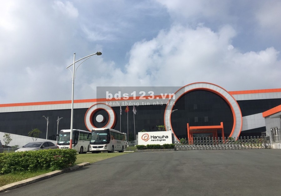Bán lô đất 99m2 full thổ cư sát CNC Hòa Lạc, 890tr