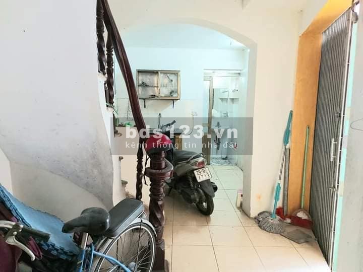HƠN 1 TỶ MUA NHÀ Ở ĐÂU??Bán nhà Xuân Phương, 37M, 2 tầng, 1.5 tỷ. Liên Hệ: 0989436616