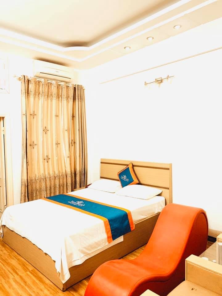 Bán nhà phân lô Phạm Tuấn Tài, 53m x 6T, kinh doanh, ngõ thông, ô tô vào nhà, giá 11.8 tỷ