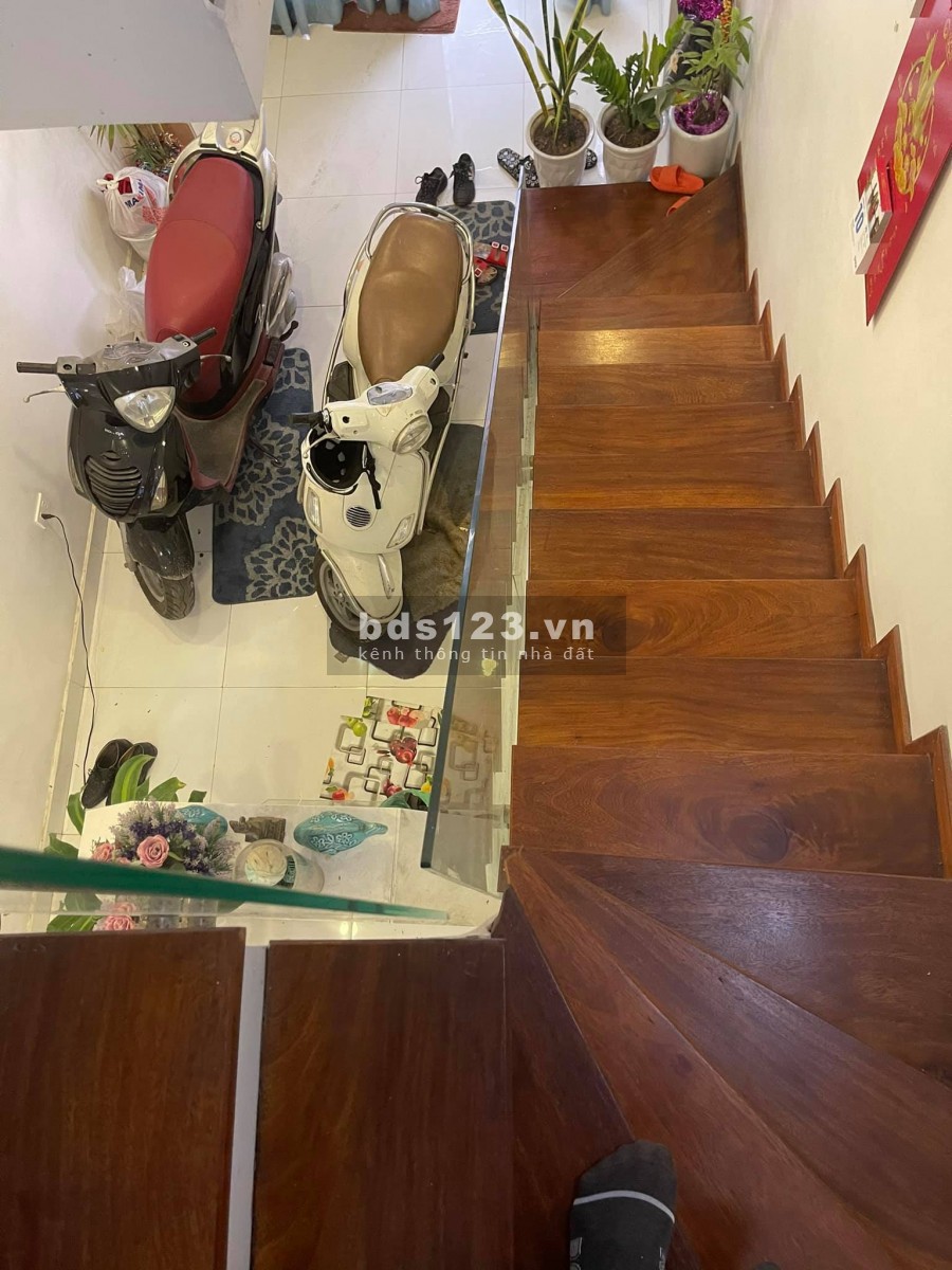 Bán nhà Minh Khai trung tâm, 2 mặt đường, ôtô tránh, KD 35m2,3T, 3.5m MT, giá 4.4 tỷ. LH 0983599927