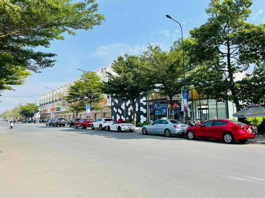 Bán nhà cạnh VSIP1, khu dân cư sầm uất tiện KD, trả góp