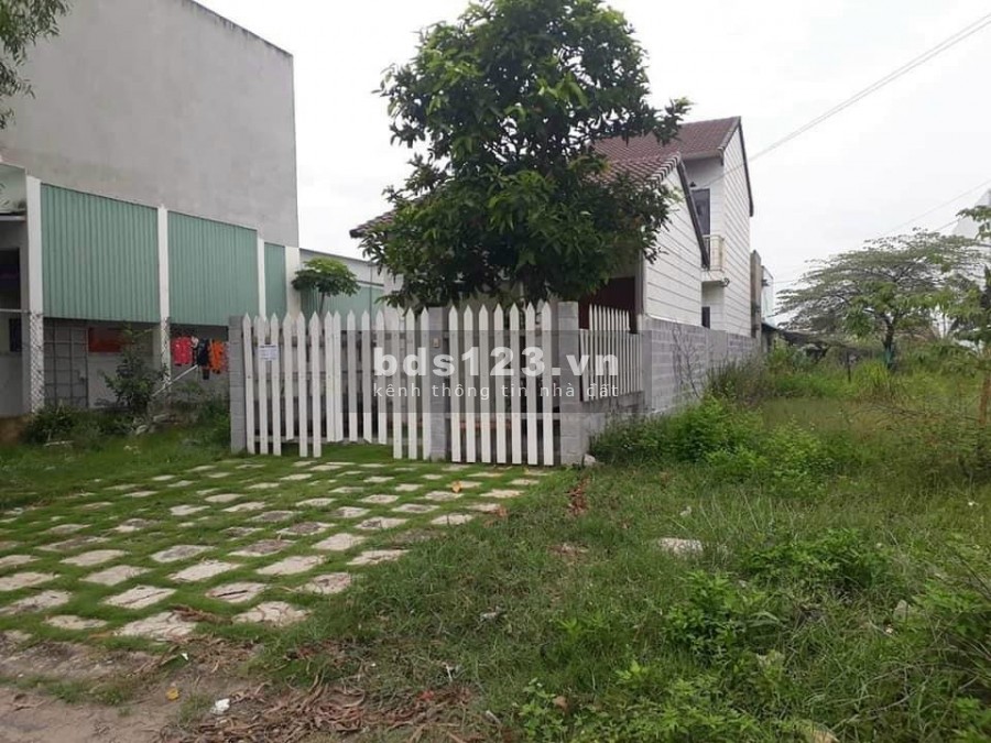 Cần tiền bán gấp căn nhà phố nằm ngay KCN Hải Sơn Tân Đức 125m2 giá chỉ 2.9 tỷ