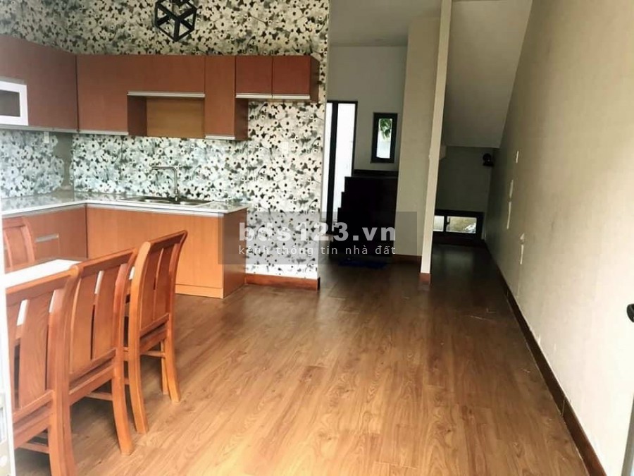 Cần tiền bán gấp căn nhà phố nằm ngay KCN Hải Sơn Tân Đức 125m2 giá chỉ 2.9 tỷ