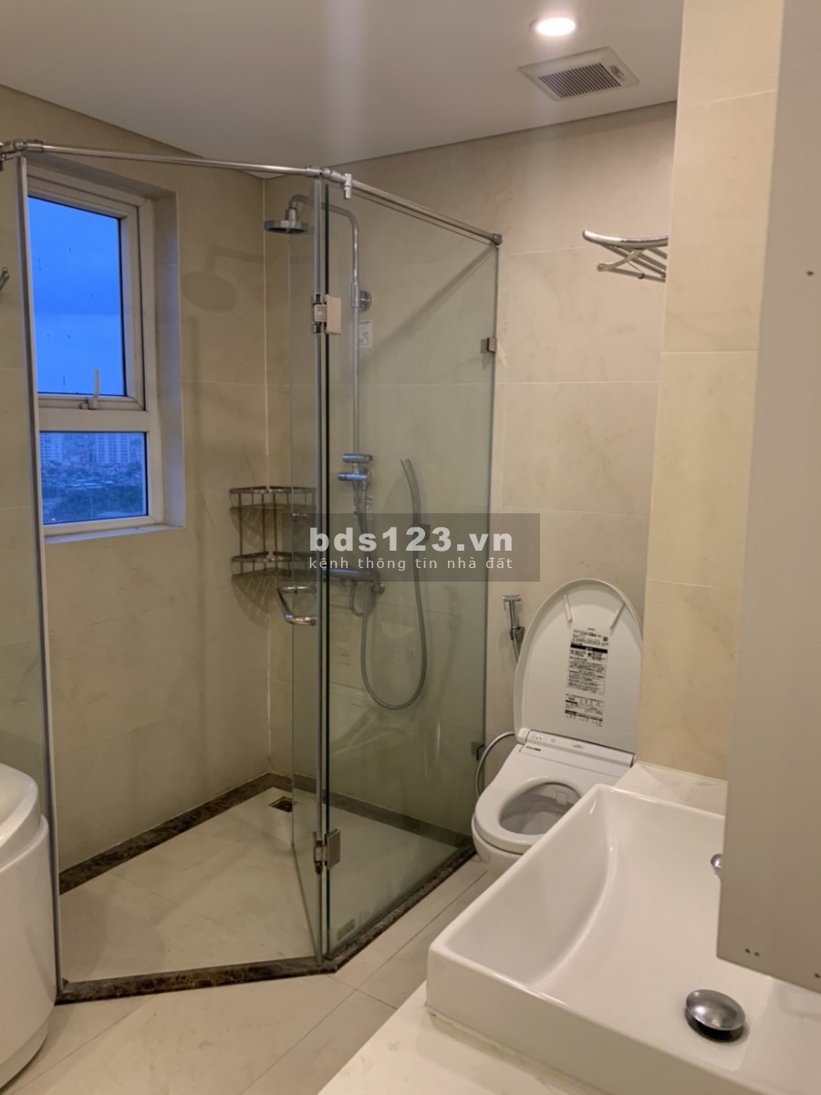 Bán căn hộ chung cư 60 Hoàng Quốc Việt sổ đỏ giá 31 triệu/m2 có thương lượng nhận nhà ngay