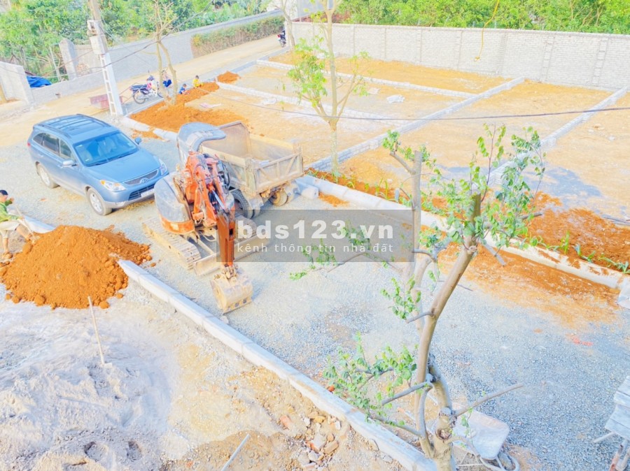 Bán mảnh đất tại xã Đồng Trúc có đường nhựa trước nhà rộng 5 m. Ngay đường liên xã 419 đi vào 300m
