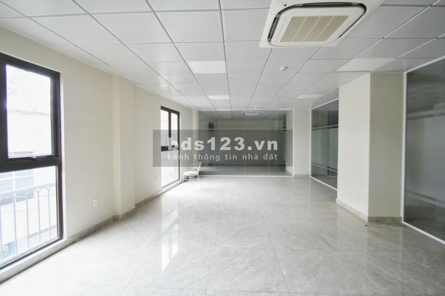 Cho thuê tòa nhà Halo Building, MT Hoàng Sa (1100m2), Quận 1