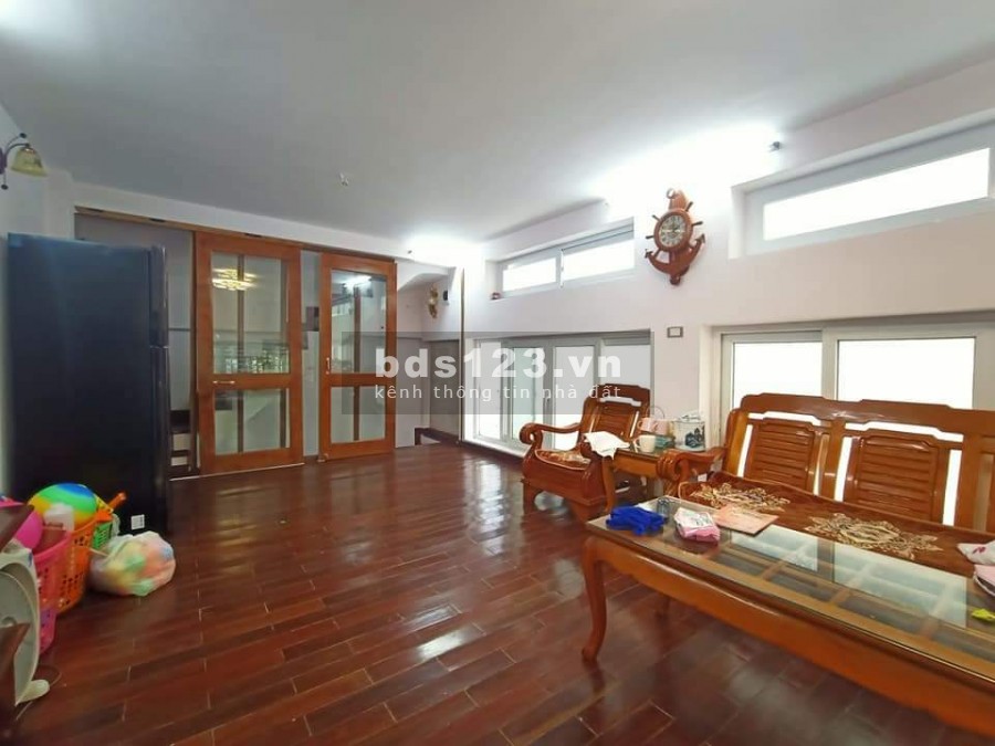 Bán nhà Giang Văn Minh, 60m2,4 ngủ, mặt ngõ thông kinh doanh, gần phố, nhà đẹp, 6.6 tỷ