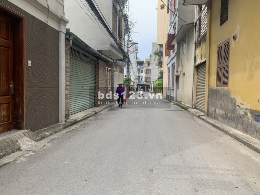 Chị gái cần tiền bán vội 79m mặt ngõ 188 Tư Đình khu A38 quân đội