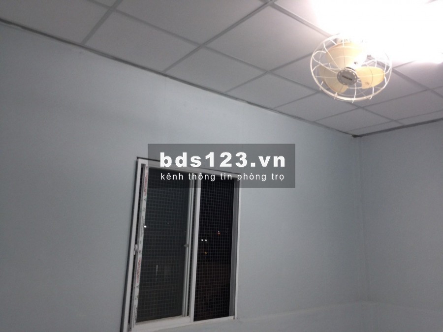 Giá: 2tr5 đến 2tr8/th. Chính chủ cho thuê phòng trọ Tô Hiến Thành, Quận 10