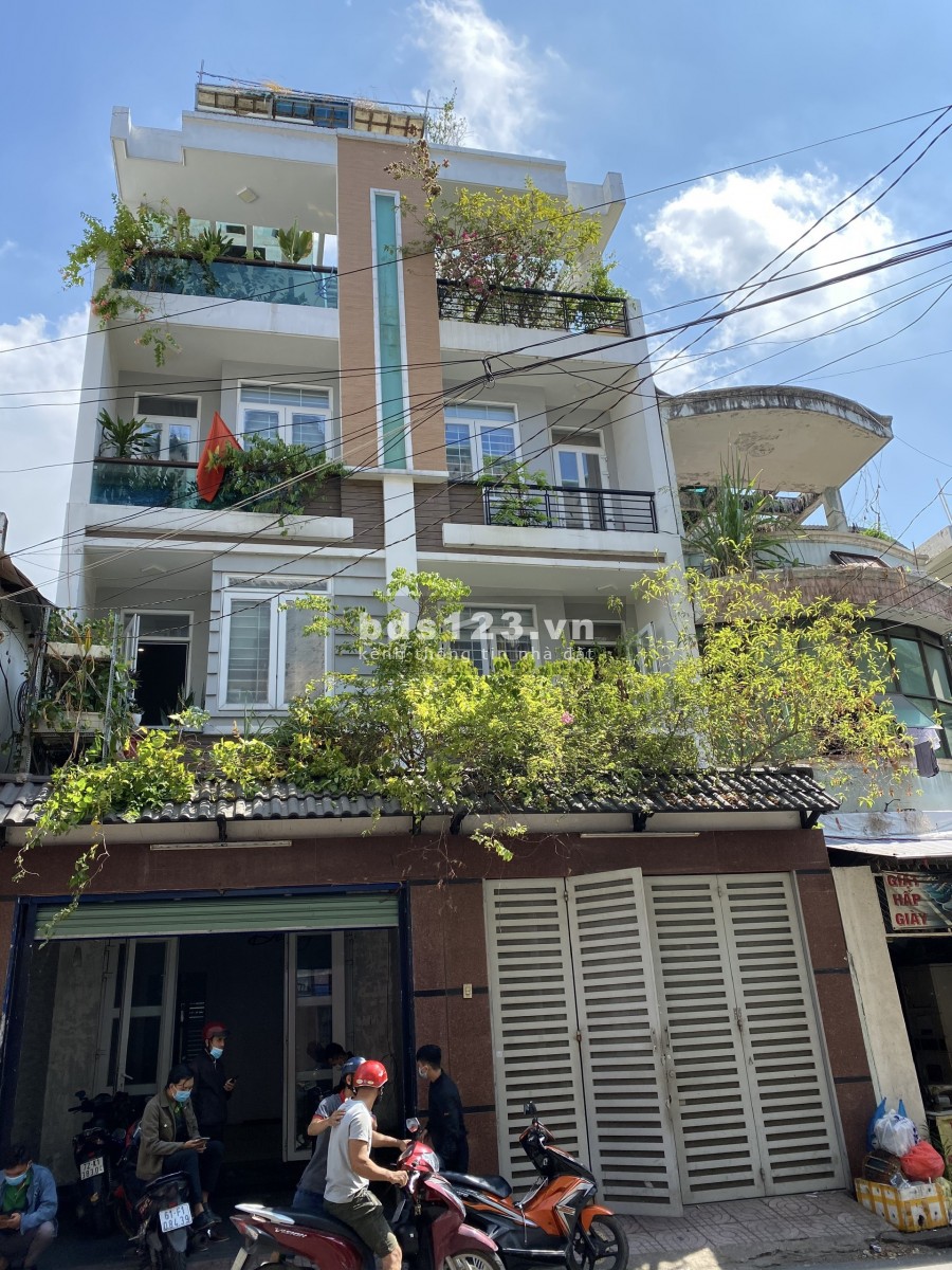 MT Vũ Huy Tấn, 4x18 Trệt 3 lầu, 5P 5wc, nhà mới full nội thất máy lạnh