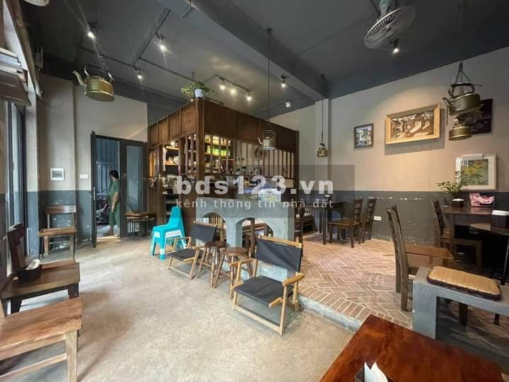 SIÊU MẶT PHỐ CẦU GIẤY. LÔ GÓC 3 THOÁNG. VỈA HÈ 5M.mặt tiền: 11m.KD Café vô địch.15.5 Tỷ