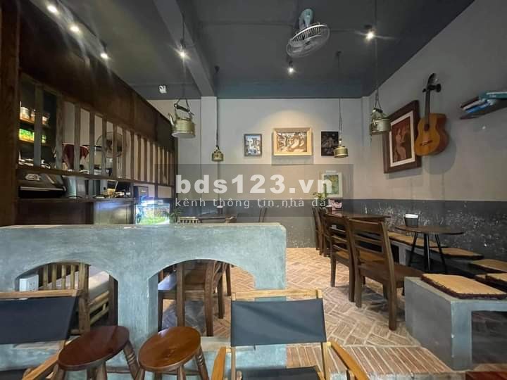 SIÊU MẶT PHỐ CẦU GIẤY. LÔ GÓC 3 THOÁNG. VỈA HÈ 5M.mặt tiền: 11m.KD Café vô địch.15.5 Tỷ