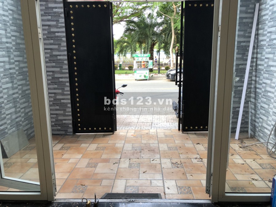 Nhà Mặt tiền 4.5x16m 1T-4L Trống suốt làm Vp,Showroom, Lớp học, TT A.Ngữ.