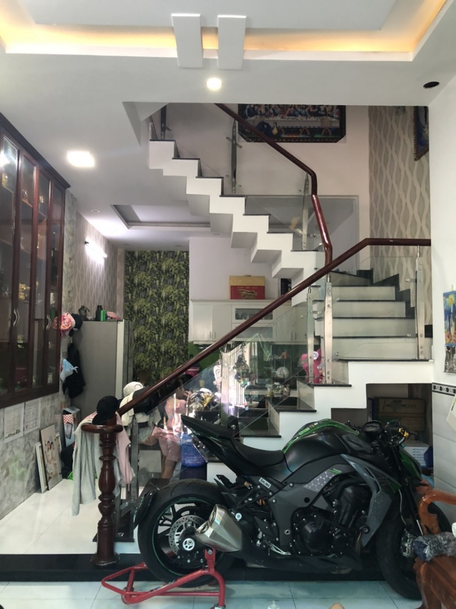 Bán Gấp Giá Rẻ Tặng nội thất Vip, Hẻm xe hơi, 4 Tầng, Đã Hoàn Công 50m2, 6.5 Tỷ