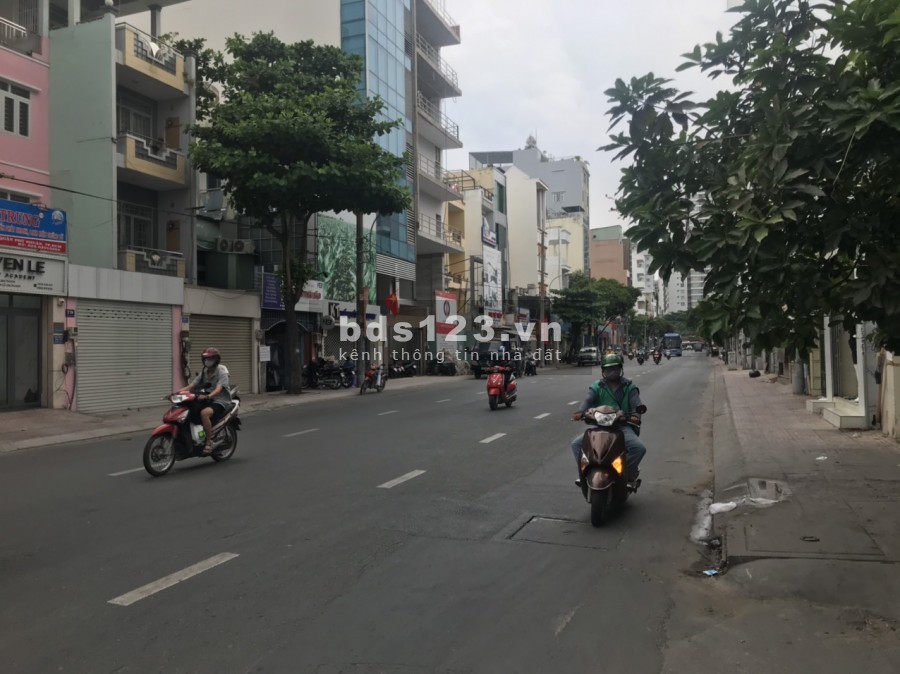 Cho thuê nhà nguyên căn MT Đào Duy Anh P9 Phú Nhuận,6x23m hầm trệt 4 lầu nhà sơn mới sạch đẹp