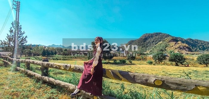 Đất Du Lịch, nằm trung tâm của TT Mộc Châu, view cực đẹp, full mọi mục đích kinh doanh và sử dụng