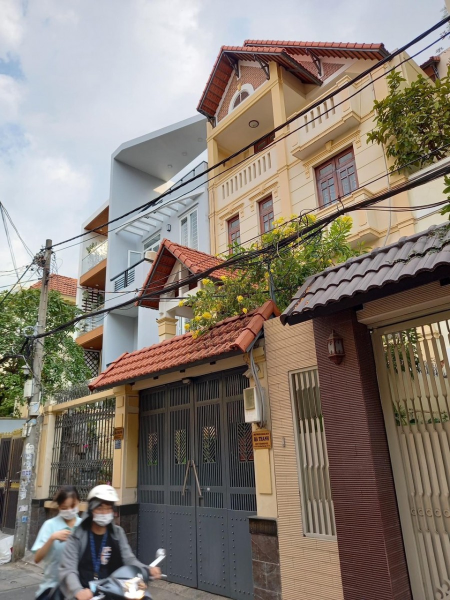 Bán Biệt Thự Phổ Quang P.2 Quận Tân Bình Gía 31 tỷ trệt 2 lầu DT 10x15 Gía 31 tỷ