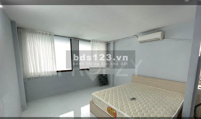 Cho thuê nhà nguyên căn hẻm 1 xẹt Cao Thắng P12 Q10 Đầy đủ nội thất Nhà cách hẻm xe hơi 2 căn nhà