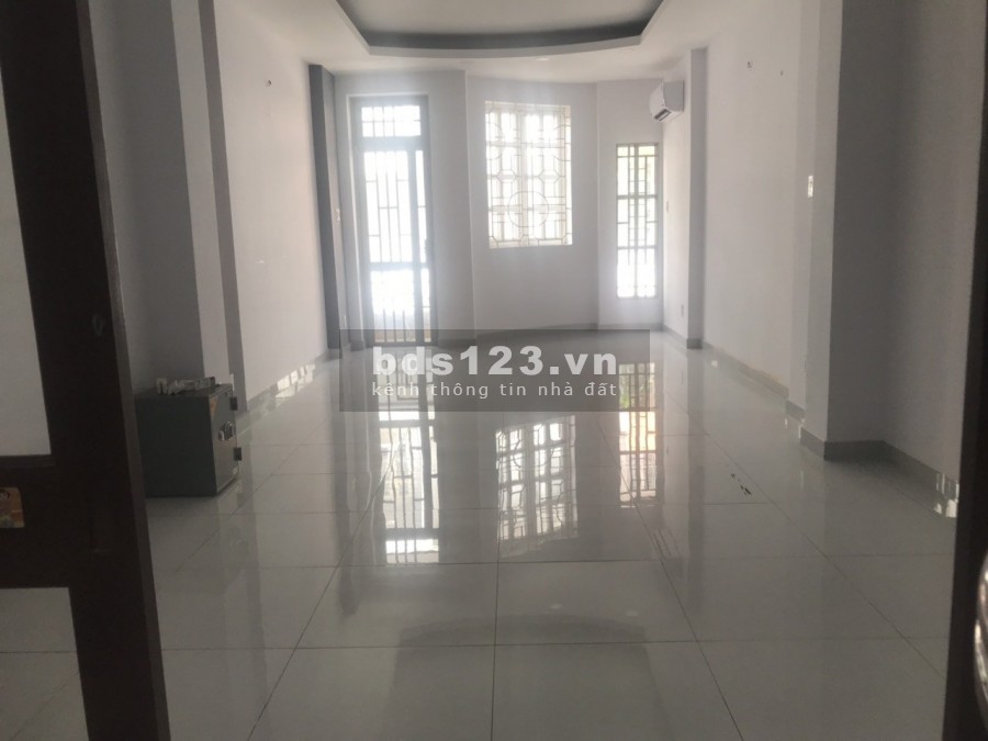 Nhà cho thuê MT Hoa Lan Phú Nhuận 4x18m nhà thiết kế lệch tầng có 6 phòng thích hợp làm Văn phòng công ty