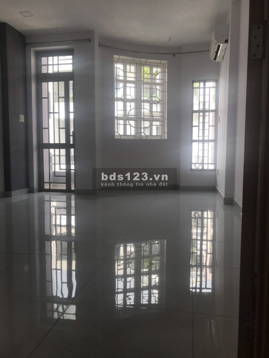Nhà cho thuê MT Hoa Lan Phú Nhuận 4x18m nhà thiết kế lệch tầng có 6 phòng thích hợp làm Văn phòng công ty