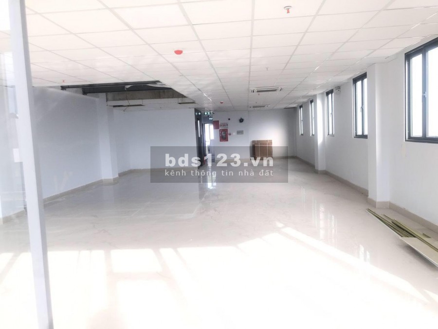 Full sàn view kính - mặt tiền Nguyễn Văn Đậu. 137m2 chỉ 322.785đ/m2/th bao trọn gói