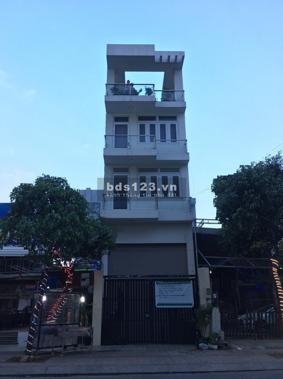Nhà MT đ. Vườn Lài dt: 4.5 x 19 đoạn sung KD