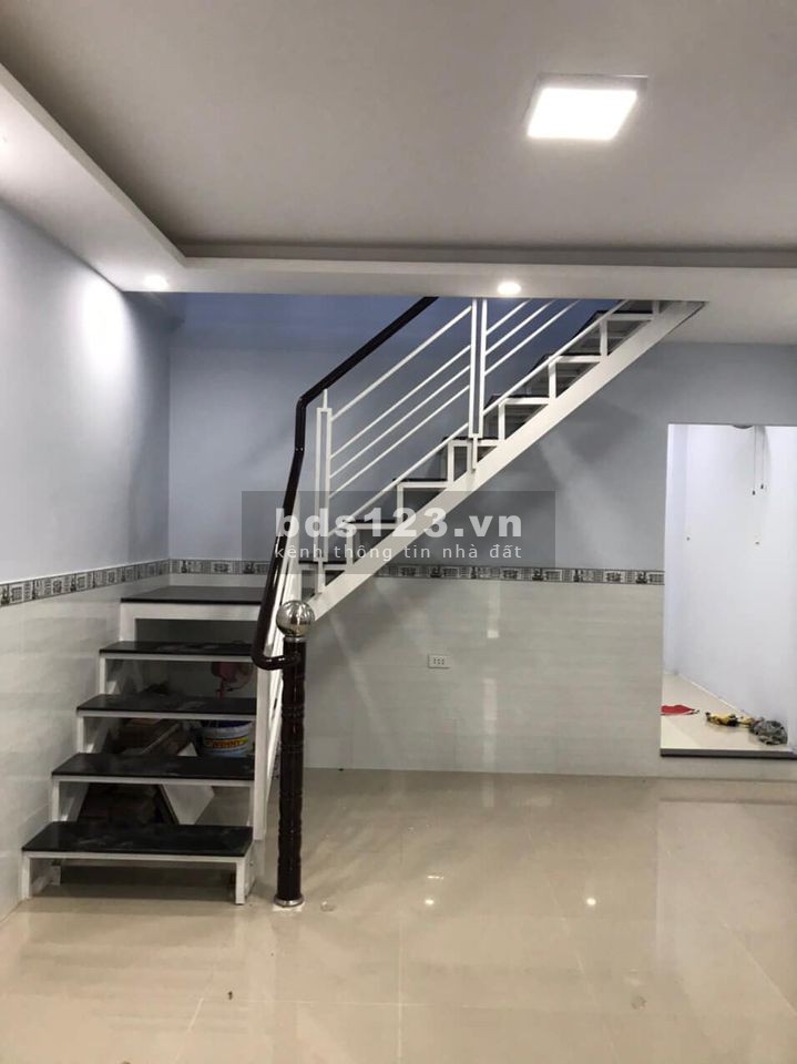 Tôi chính chủ bán gấp nhà 1T1L 48m2 đường xe hơi, ngay chợ Xuyên Á, giá bán nhanh 550tr, SHR