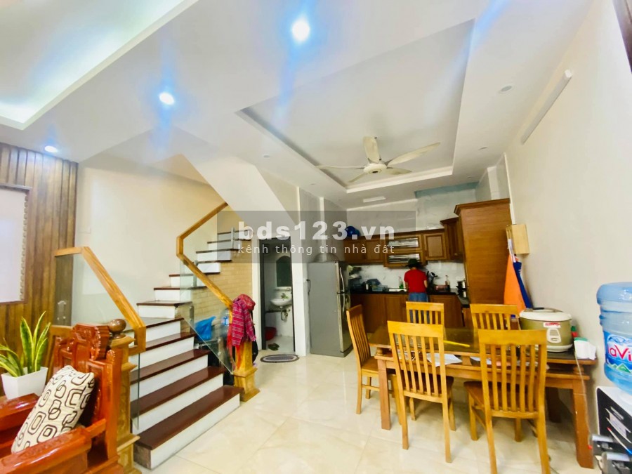 Bán nhà Vĩnh Hưng lô góc tặng full nội thất xịn nhập khẩu