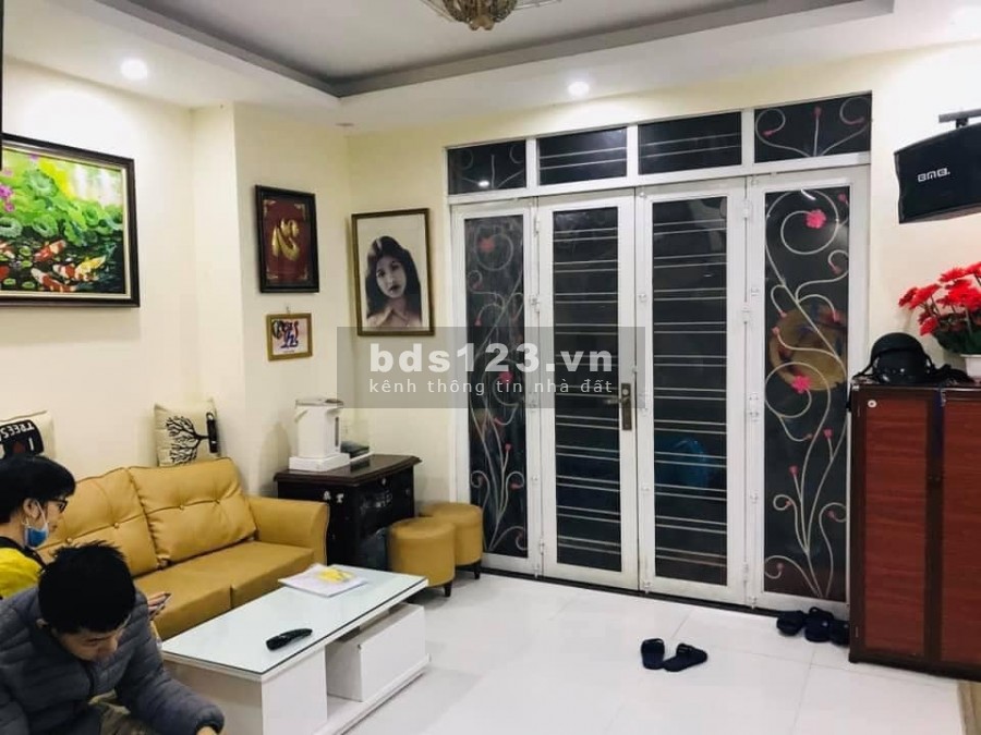 Nhà đẹp diện tích rộng phố Trương Định 42m2*3 2.7 tỷ tặng full nội thất