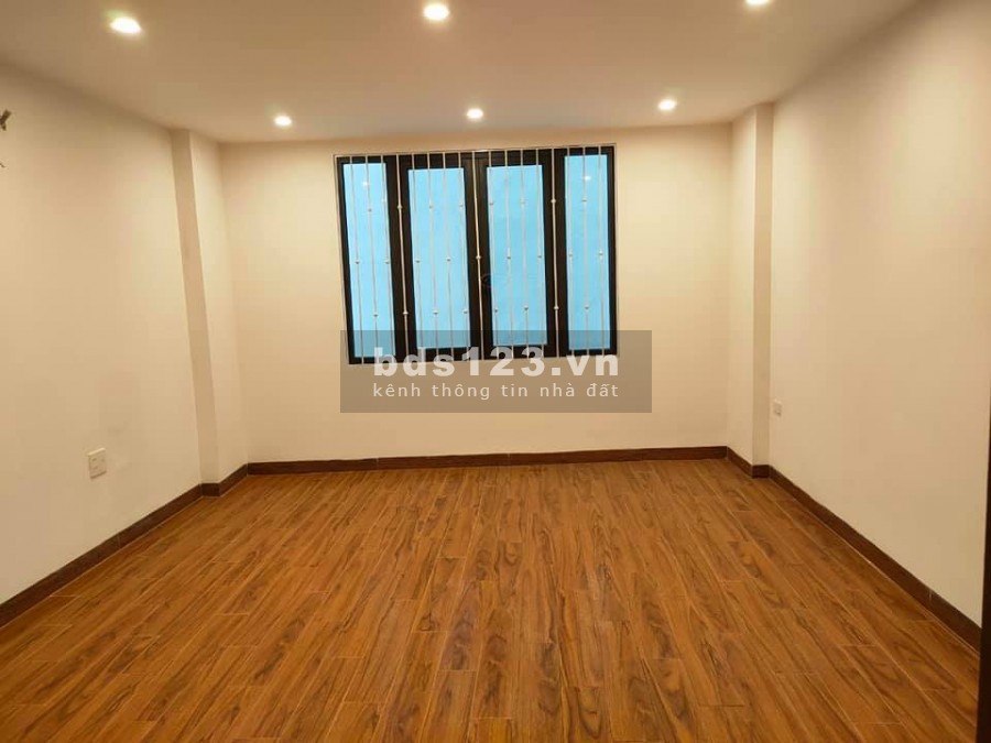 NHÀ XÂY MỚI NGÕ RỘNG THOÁNG BA GÁC VÀO TẬN NHÀ NGÕ THÔNG NHỈNH 2 Tỷ