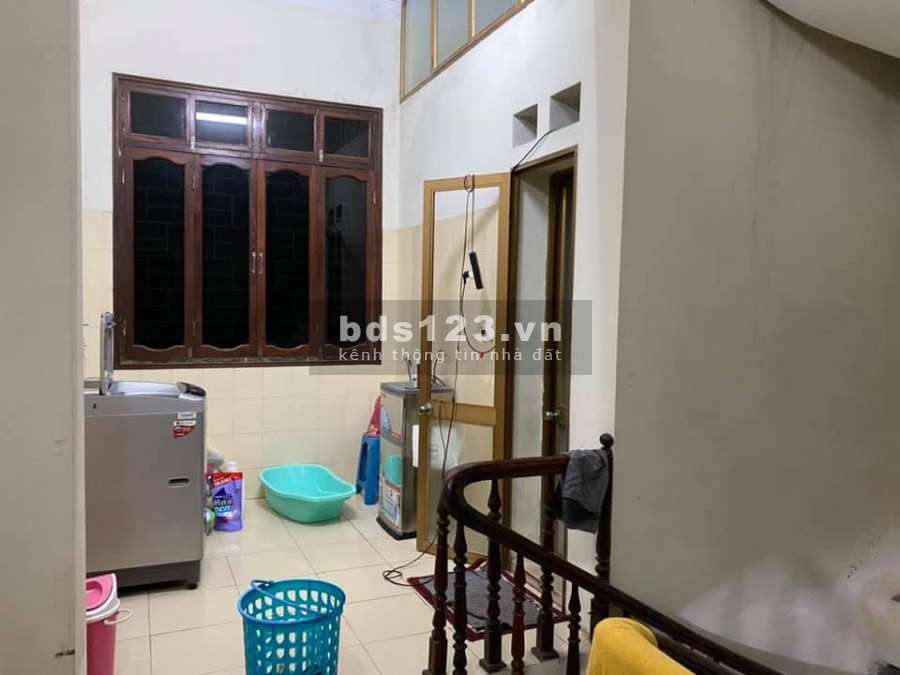 Bán nhà Ngô Gia Tự 4 tầng mặt tiền 4,5m-Kinh doanh tốt, oto tránh