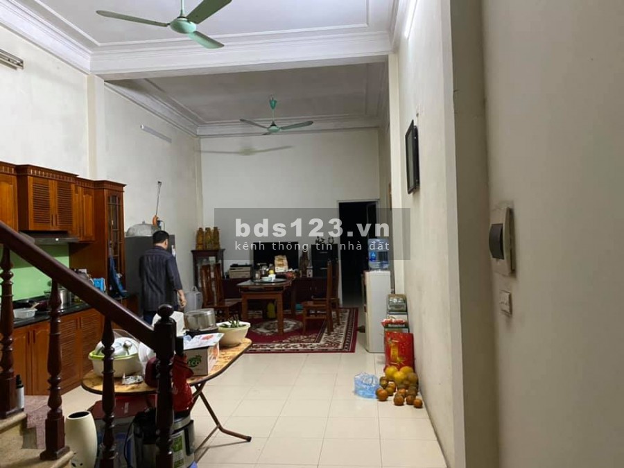 Bán nhà Ngô Gia Tự 4 tầng mặt tiền 4,5m-Kinh doanh tốt, oto tránh