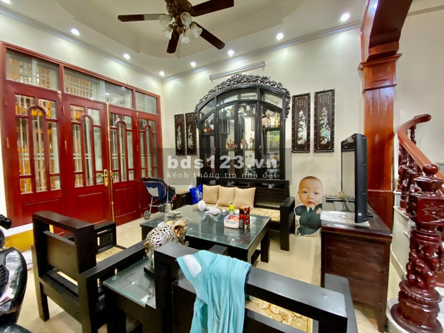 BÁN NHÀ MẶT PHỐ MINH KHAI GẦN TIMES CITY KD SẦM UẤT DT 55m2, giá 6 tỷ