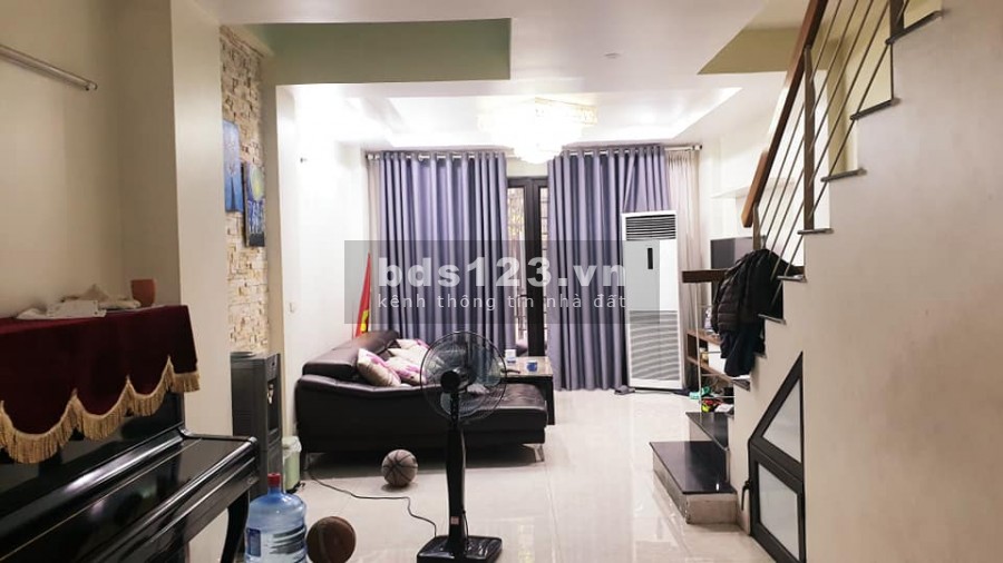 Nhà đẹp Bồ Đề, ô tô, cách hồ 20m, 83m, MT 4m , ô chờ thang máy, 6.65 tỷ
