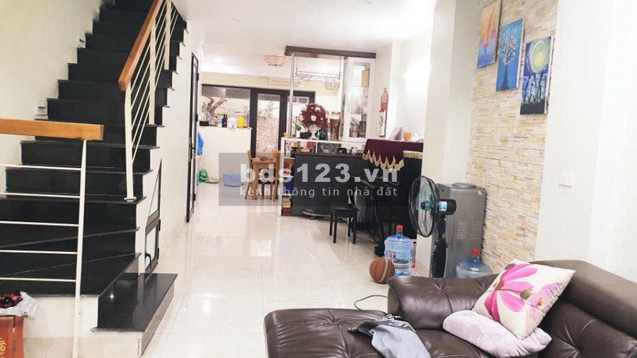 Nhà đẹp Bồ Đề, ô tô, cách hồ 20m, 83m, MT 4m , ô chờ thang máy, 6.65 tỷ