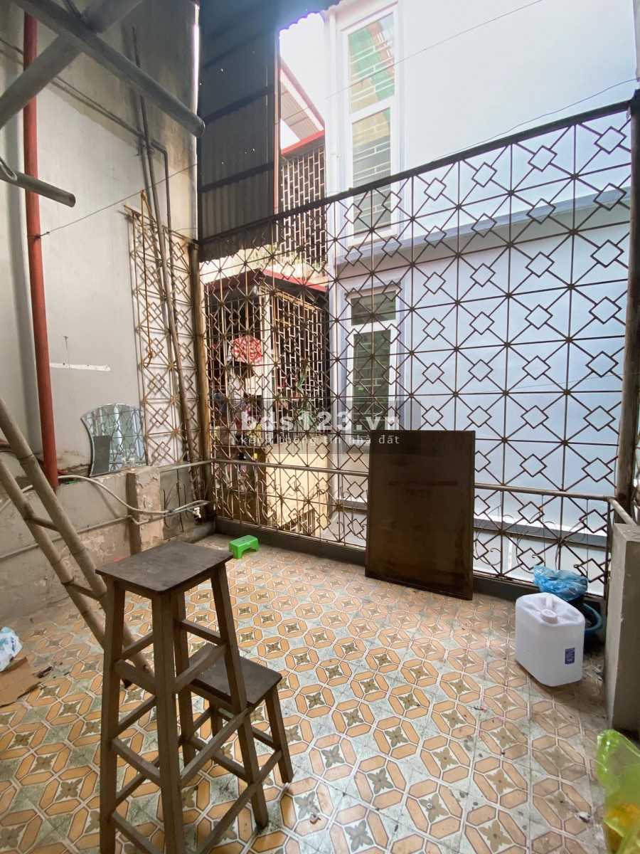 HIẾM! Bán nhà Phùng Chí Kiên, Nghĩa Đô,Cầu Giấy, S= 40m2. Chỉ hơn 3 tỷ. GỌI NGAY
