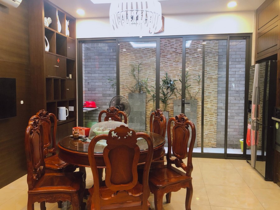 BÁN BIỆT THỰ NGUYỄN CHÍ THANH, ĐỐNG ĐA, THANG MÁY, VỈA HÈ, VƯỜN HOA, Ô TÔ TRÁNH, 25.5 TỶ.