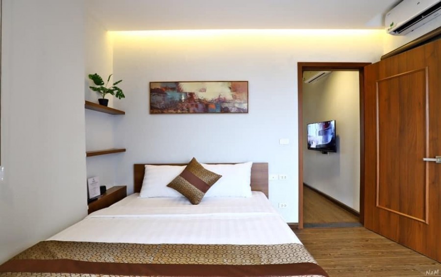 Bán khách sạn hàng Giấy 50m2 x 8 tầng, Kinh doanh 150tr/th, ô tô, thang máy, vỉa hè, vị trí đẹp.