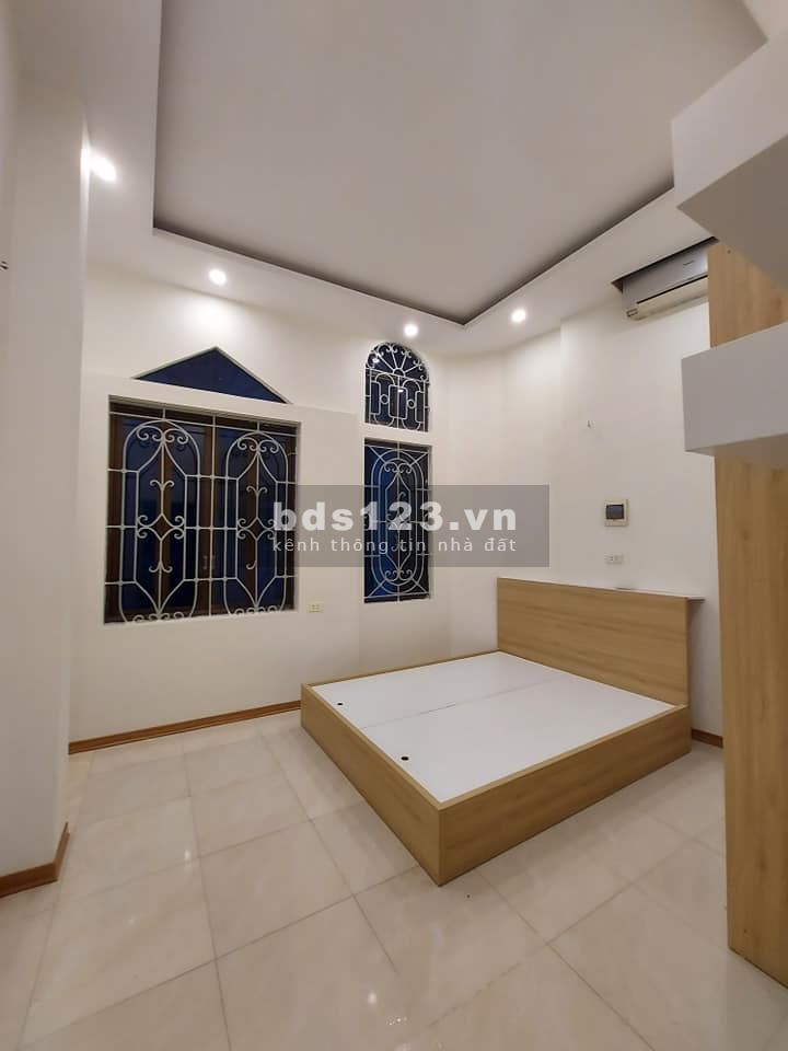 NHỈNH 3 TỶ BÁN NHÀ ĐẸP MINH KHAI 52M 3 TẦNG GIÁ 3,2 TỶ Ô TÔ ĐỖ CỬA KO LỖI PHONG THUỶ 0968476027