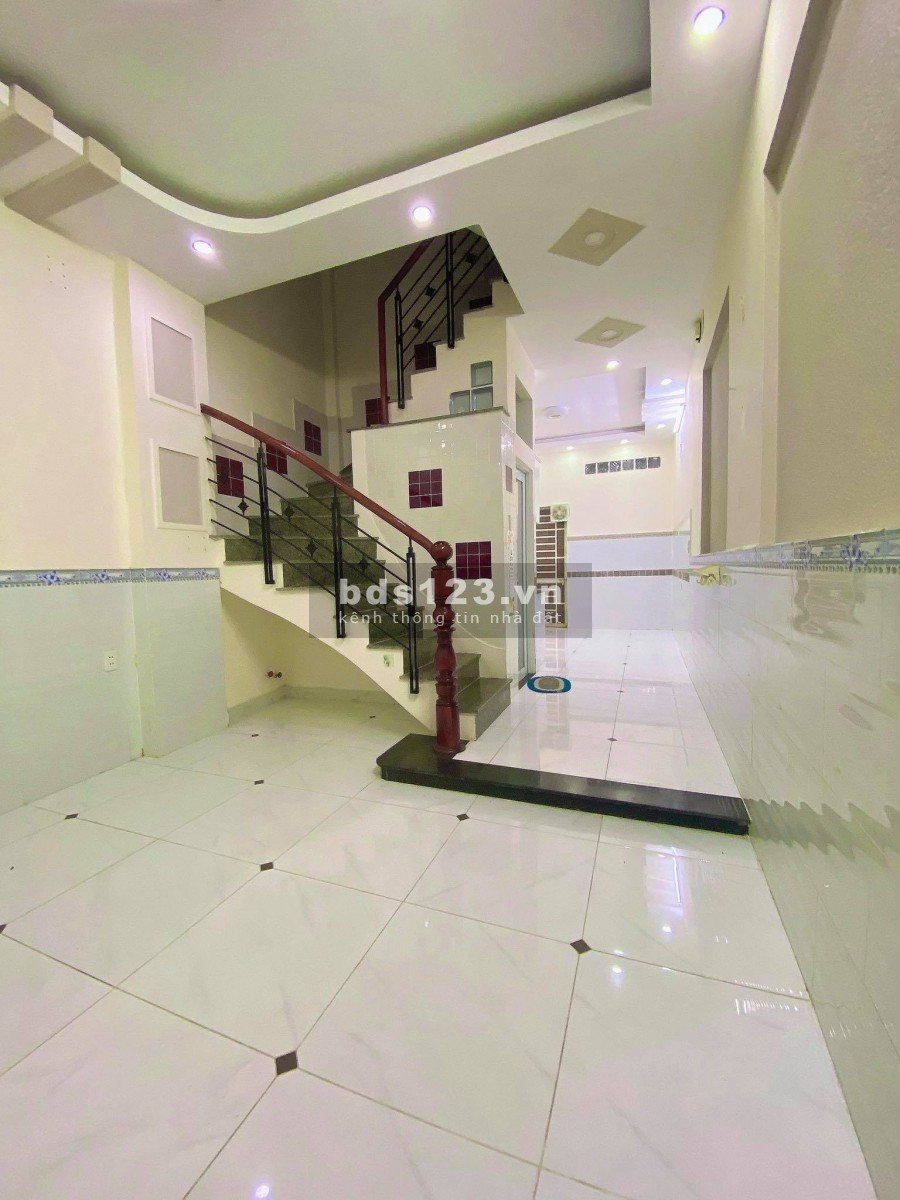 Bán nhà HXH Hoàng Hoa Thám, Phú Nhuận, 38m2, nhỉnh 5 tỷ, Gặp Dũng