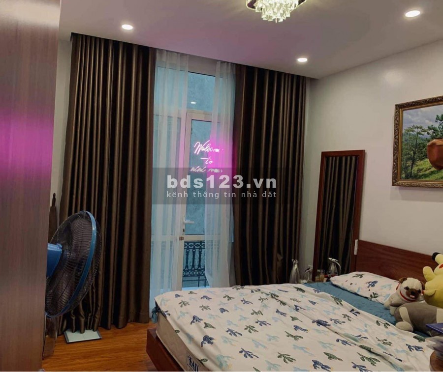 Nhà trung tâm quận Đống Đa, ô tô vào tận cửa, DT 40m2, 5 tầng mặt tiền 6.8m giá 5.9 tỷ