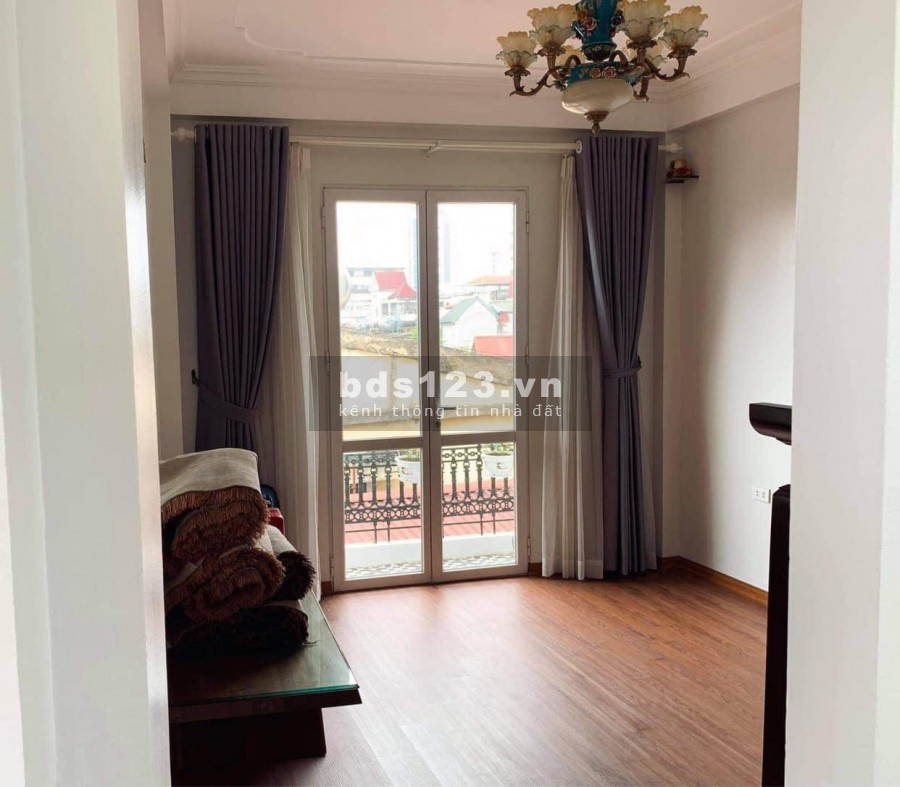 Nhà trung tâm quận Đống Đa, ô tô vào tận cửa, DT 40m2, 5 tầng mặt tiền 6.8m giá 5.9 tỷ