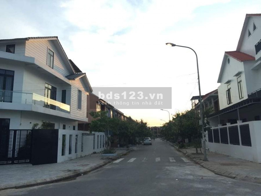 Bán Nhà 2 Tầng (Thiết Kế Lên Được 3 Tầng) Mái Bằng Khu C Huế Green City