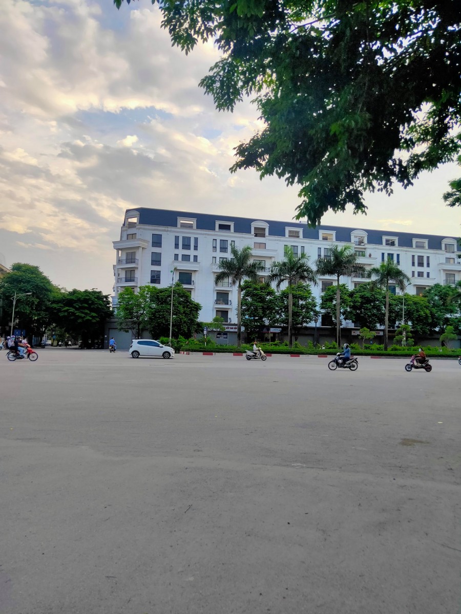 KĐT HIỆN ĐẠI VĂN PHÚ HÀ ĐÔNG PHÂN LÔ VỈA HÈ KINH DOANH 118M 5T MT 5M GIÁ CHỈ 10,8 TỶ