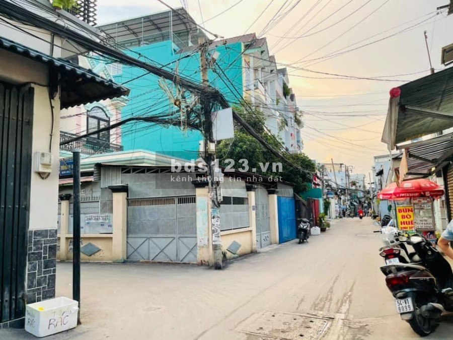 Hẻm nhựa 5m thông tứ phía xe hơi đỗ cửa KD tốt, chỉ hơn 4,4 tỷ giá rẻ như cho