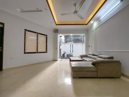 BÁN NHÀ LÔ GÓC HÀNG XÓM TIMES CITY Ngõ 62 Minh Khai 50m2/ 5T/ 5/M 4.85 tỷ Hai Bà Trưng