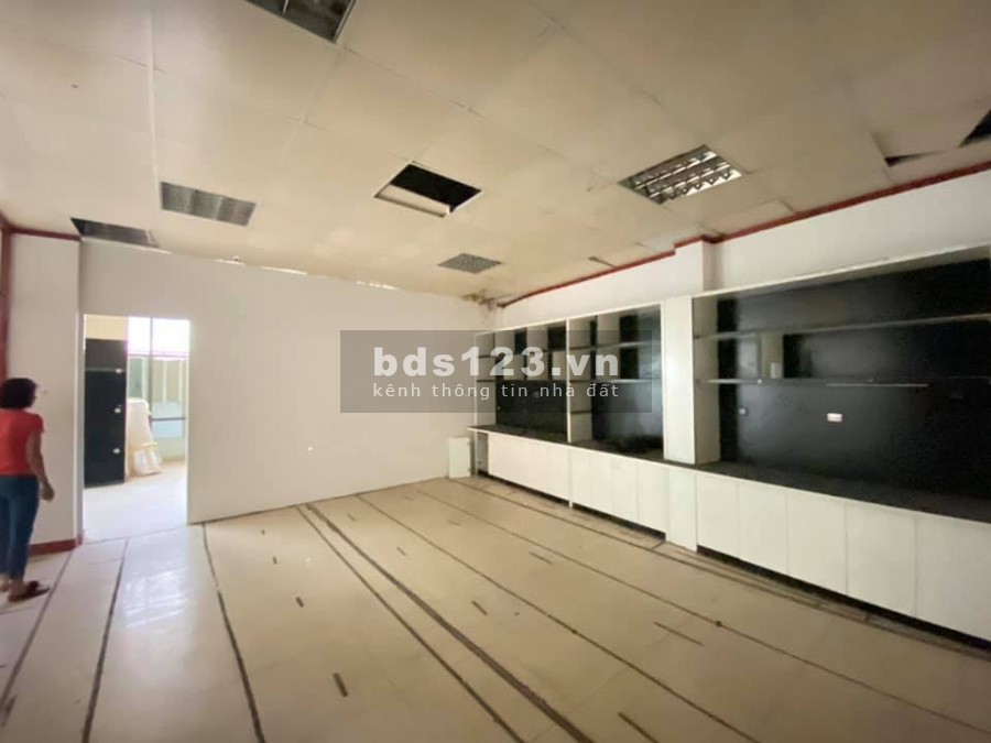 Nhà mặt phố Lê Thanh Nghị cần bán 85mX7tX7mt giá 26.5tỷ, mặt tiền lớn, KD, thuê, thang máy nhập khẩu