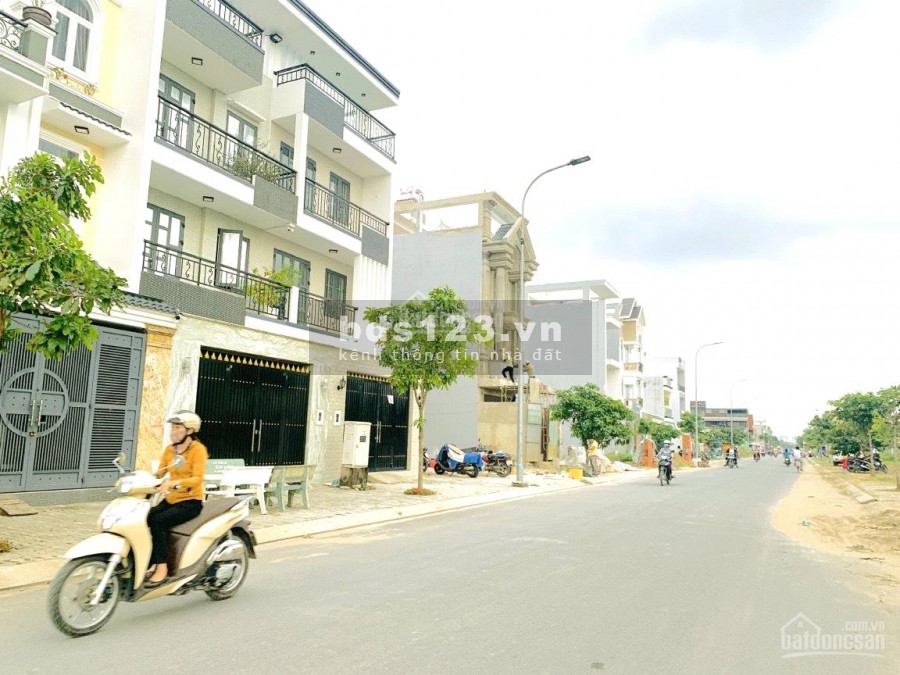 Bán Lại 3 Nền Đất - Đối Diện UBND Phạm Văn Hai - Khu Vực Dân Cư Đông - Tiện Buôn Bán