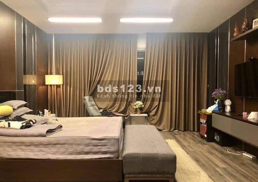 Bán nhà Nguyễn Văn Cừ 42m2 Lô góc 3 mặt thoáng 10m ô tô đỗ giá 3.1 tỷ